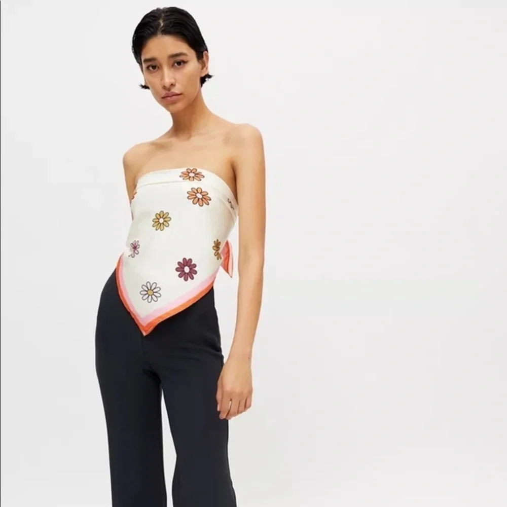 Urban Outfitters-Daisy Extra-Large Silky Bandana